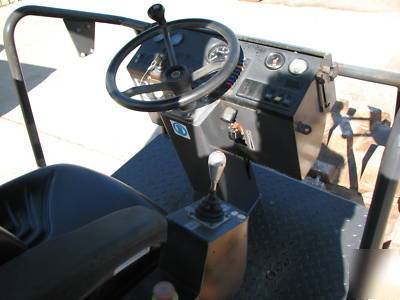 2004 case SV208 compactor smooth with padfoot shell kit