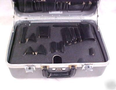 Chicago case electrical technicians tool box w/ pallets
