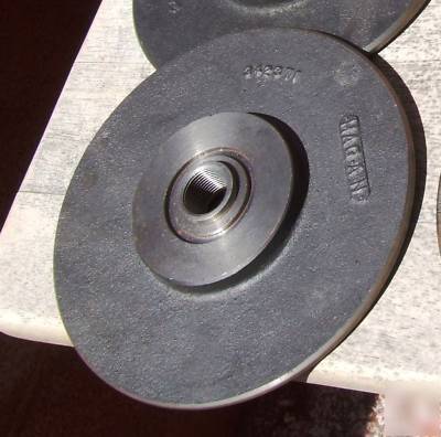 8'' cast iron plate with 1'' thread unf center hag.an