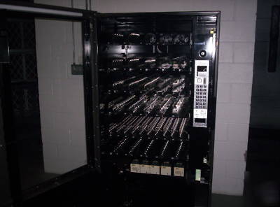 Automatic products model 7600-6 shelf glass front snack