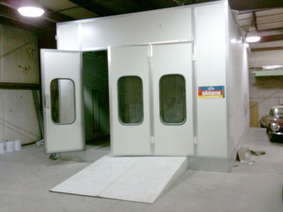 Benchmark double insulated down draft spray booth w/pit