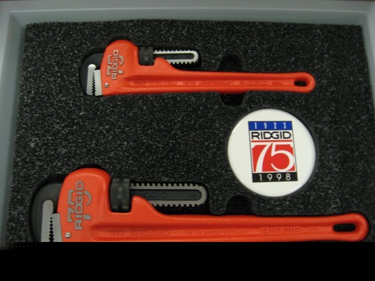 Dc 1998 ridgid 75TH anniversary 2-piece pipe wrench set
