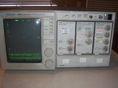 Tektronix 11401 500MHZ digitizing oscilloscope w/cards