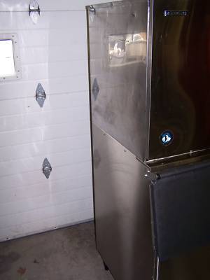 Nice used hoshizaki KM1300 ice mach. head w/ bin