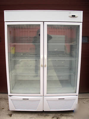 2005 hussmann 2 door glass freezer merchandiser nice 