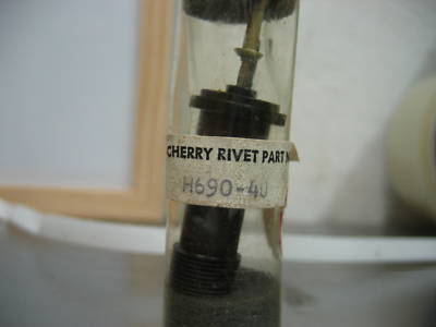 Cherry pulling head H690-4U nose assembly (rivet G695B)