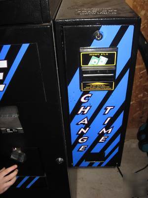 Cold drink vendor snack vendor coin vending 