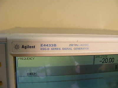 Agilent E4433B esg-d signal generator 250KHZ - 4GHZ 