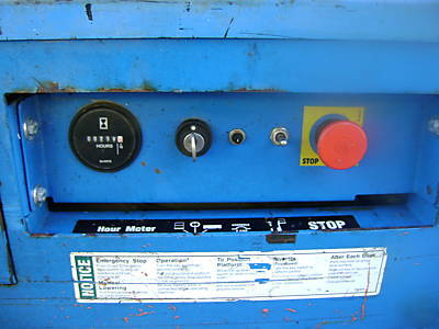 Genie gr-12 personnel scissor lift 2002