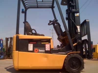 Caterpillar-mitsu 3500 lb EP16KT forklift 