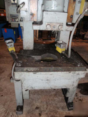 Bliss 60 ton obi open back inclinable C60 press c-60 