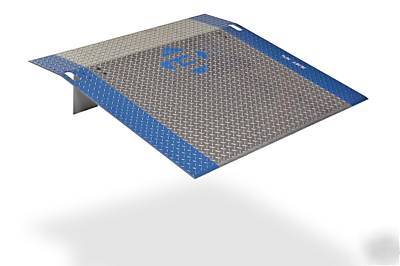Bluff aluminum dock plate loading 2388LBCAP 48X48 A4848