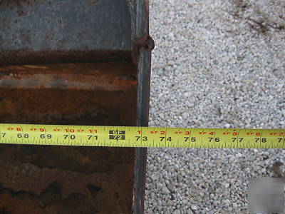 Bucket snow mulch 72
