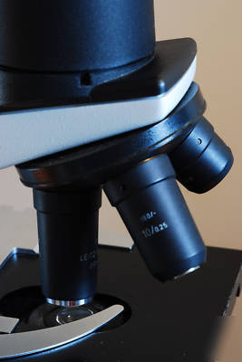 Leitz hm-lux 3-illuminated microscope-monocular-4,10,40
