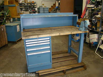 Lista 5 drawer tool cabinet w/ 72X30 work bench & vise