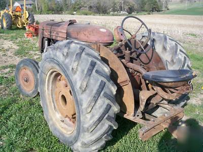 Mcmormick international harvestor 04 tractor