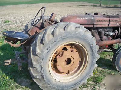 Mcmormick international harvestor 04 tractor