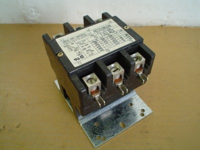 Arrow hart ACC530U20 model 86 contactor 120V 63A 3 pole