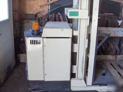 Crown order picker warehouse fork lift electric in pa