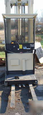 Crown order picker warehouse fork lift electric in pa
