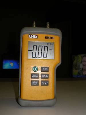 Uei EM200 60WG differential electronic manometer