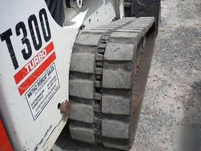 2004 bobcat T300 track skid steer size cat 287B, 299C