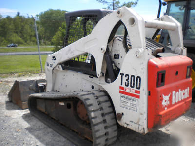2004 bobcat T300 track skid steer size cat 287B, 299C