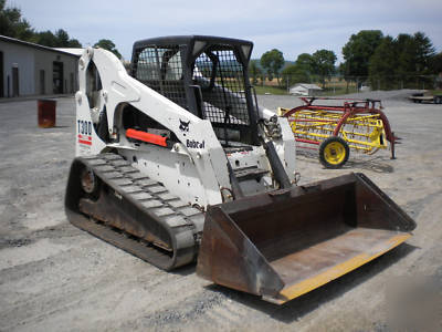 2004 bobcat T300 track skid steer size cat 287B, 299C