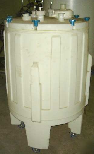 Nalgene 65-gallon insulated cone tank & lid, sealed