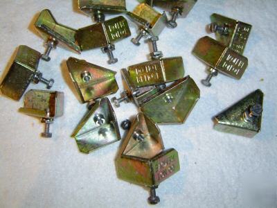 Sachs bonding connector meter pan
