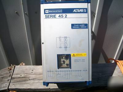 Telemecanique altivar 5 ATV452VD11N 15HP 45 2 series
