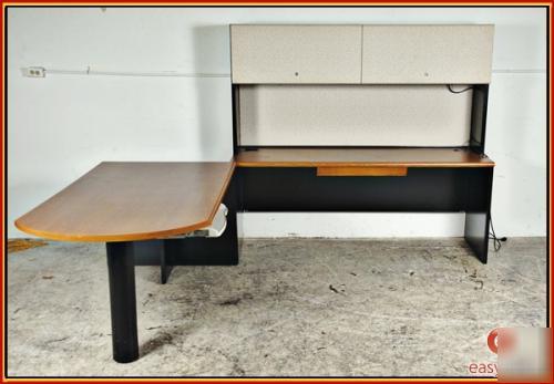 3 pc lot of office furniture - desk, credenza & hutch