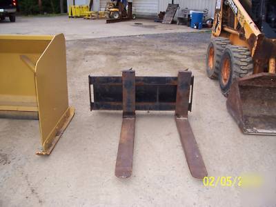 2060 mustang skidsteer
