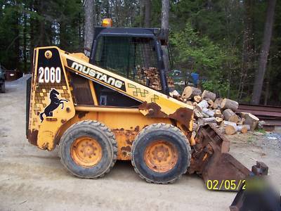 2060 mustang skidsteer