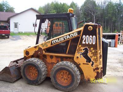 2060 mustang skidsteer