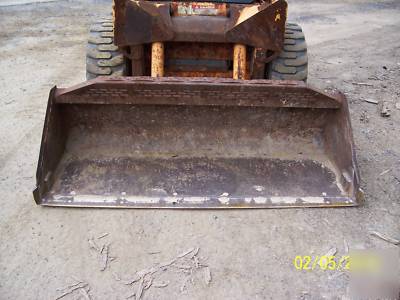 2060 mustang skidsteer