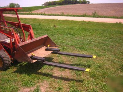 Easy to use clamp on bucket forks tractor pallet skid