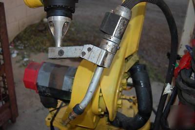Fanuc arcmate 100I RJ2 lincoln mig welding robot 6 axis