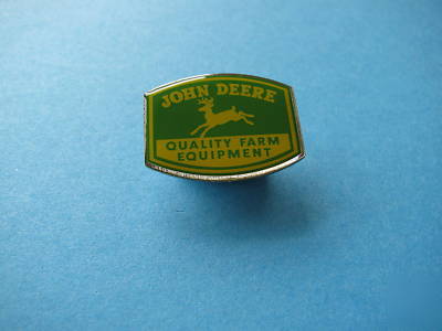 John deere, logo pin badge. quality farm equipment.vgc.