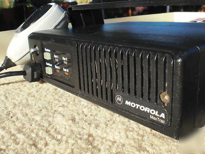 Motorola maxtrac sys 1-2 subfleet 1-2 two-way radio 12V