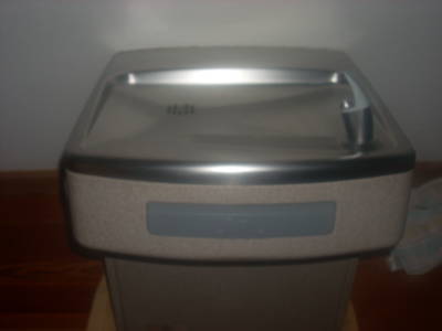 Oasis P8AM water cooler -- fountain