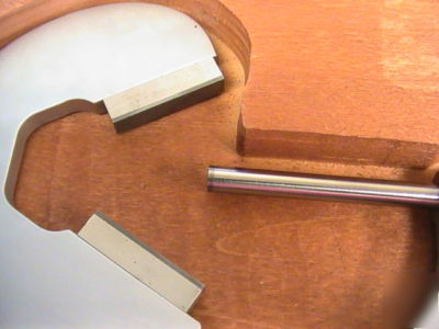 Starrett v-anvil micrometer no. 483 w/case