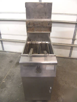 Wolf fryer 35 lbs model no. ss wtf-42-s. natural gas
