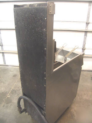 Wolf fryer 35 lbs model no. ss wtf-42-s. natural gas