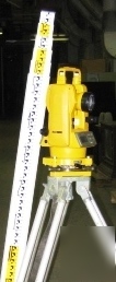 Topcon electronic theodolite dt-05 w/tripod & rod