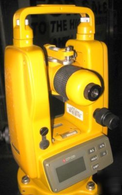 Topcon electronic theodolite dt-05 w/tripod & rod