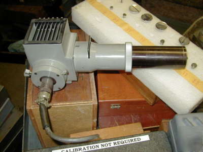 Tsugami toolmakers microscope w/ quadra-chek dro